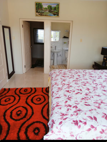 Lovely 2 Bedrooms Home with Internet Access