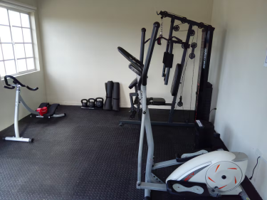 Lovely 2 Bedrooms Home with Internet Access
