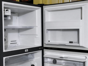 Whirlpool Refrigerator 16 Cu. Ft. 