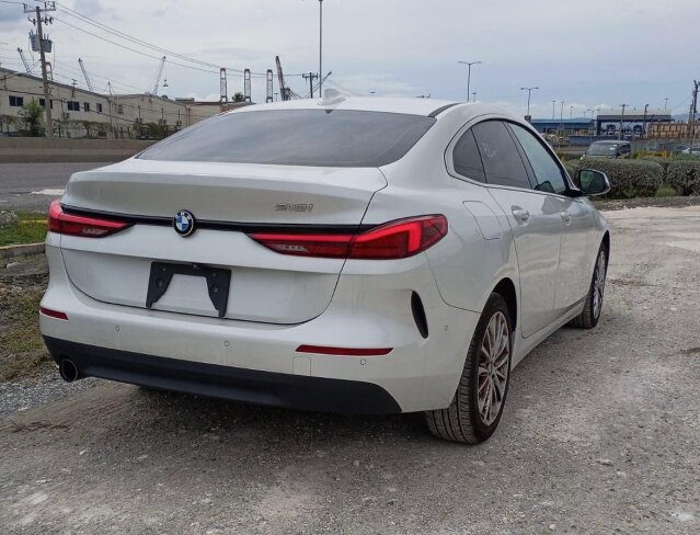 2021 BMW 218i