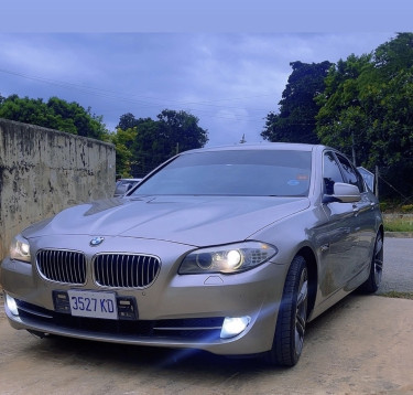2013 BMW 5 Series 520i