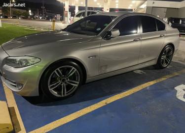 2013 BMW 5 Series 520i