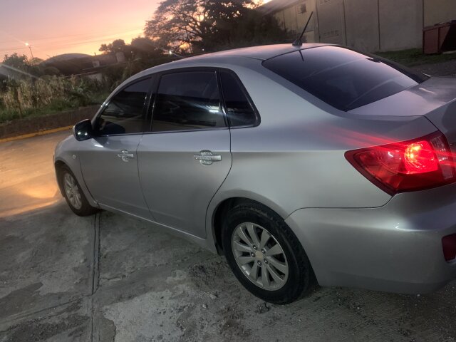 Subaru Anesis 2011