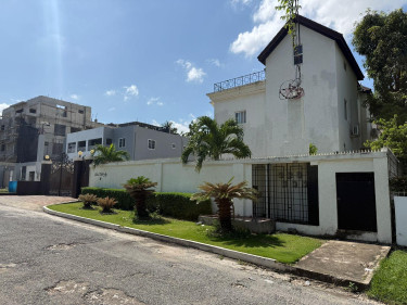 3 Bedroom Apartment - Meadowbrook