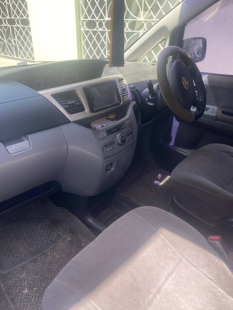 2006 Toyota Noah