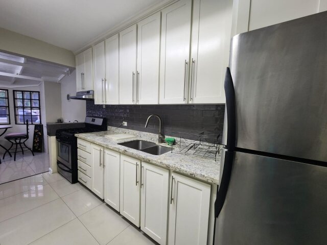 Charming 2 Bedrooms Townhouse in Hopefield Manor