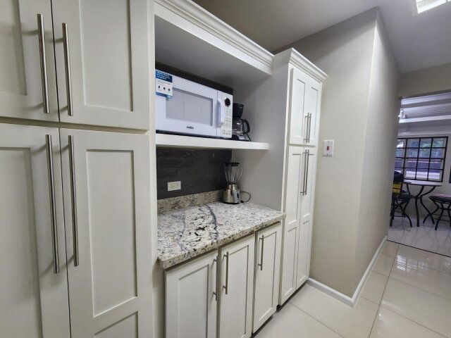 Charming 2 Bedrooms Townhouse in Hopefield Manor