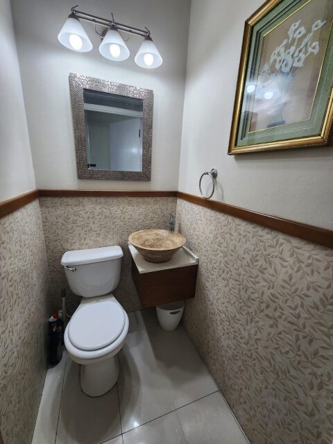 Charming 2 Bedrooms Townhouse in Hopefield Manor