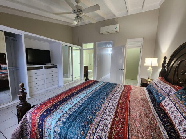 Charming 2 Bedrooms Townhouse in Hopefield Manor