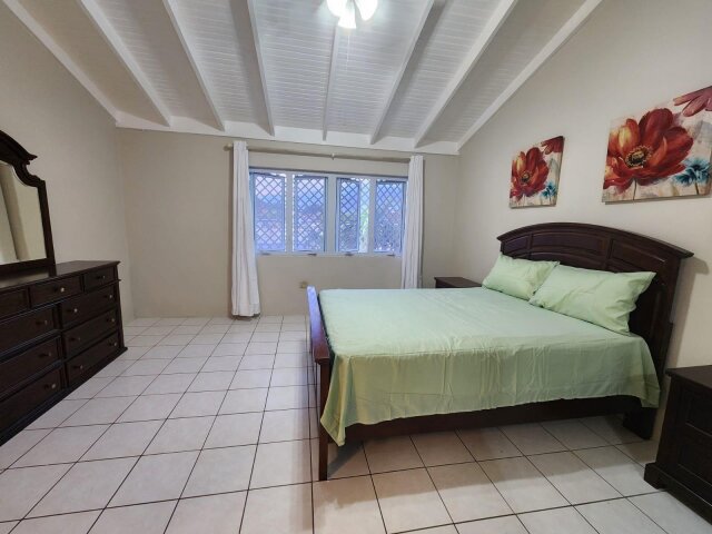 Charming 2 Bedrooms Townhouse in Hopefield Manor