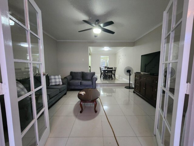 Charming 2 Bedrooms Townhouse in Hopefield Manor