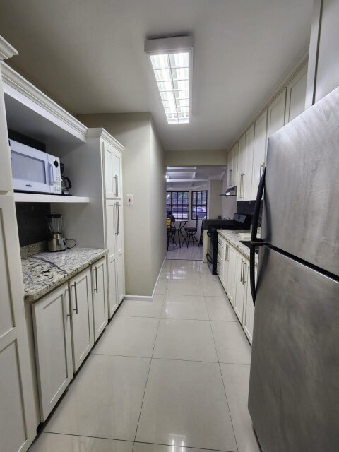 Charming 2 Bedrooms Townhouse in Hopefield Manor