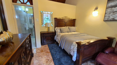 Spacious 3 Bedrooms Apartment in Forest Hill