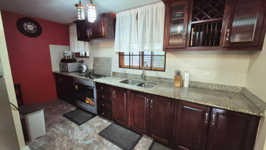 Spacious 3 Bedrooms Apartment in Forest Hill