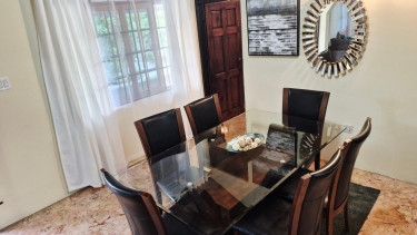 Spacious 3 Bedrooms Apartment in Forest Hill