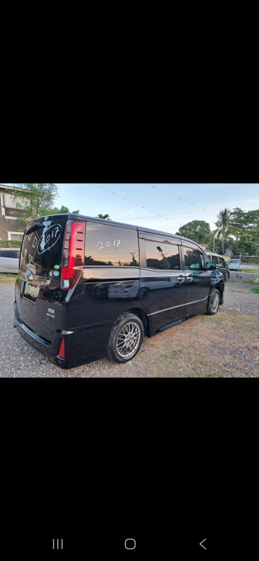 2017 Toyota Noah 