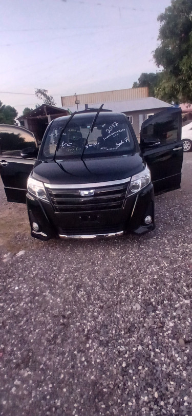 2017 Toyota Noah  Buses Old Harbour 
