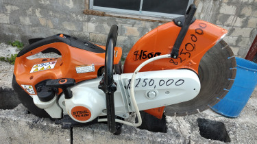 14 Inch Concrete Saw With Extra Blade 