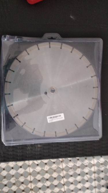 14 Inch Concrete Saw With Extra Blade 