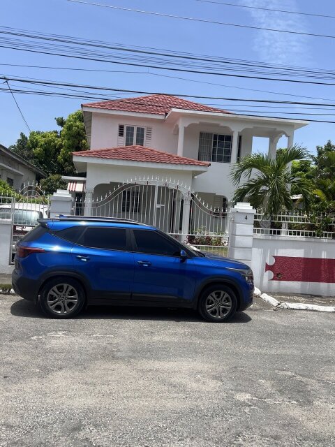 Kia Seltos SOLID BLUE