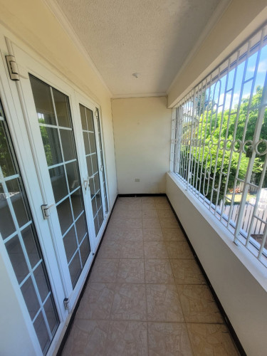 Contemporary 3-Bedroom Townhouse
