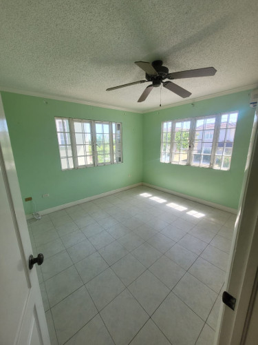 Contemporary 3-Bedroom Townhouse