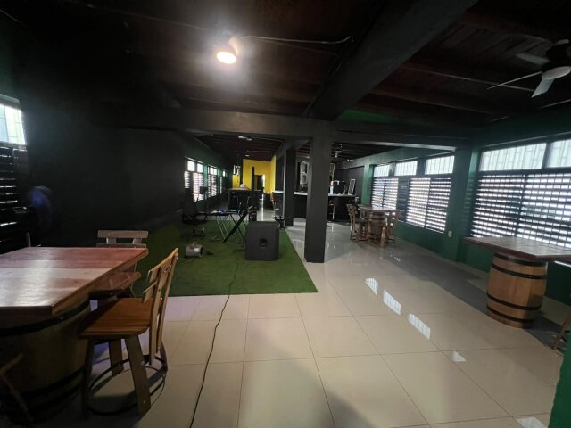 Large Top Floor Office Commercial Space