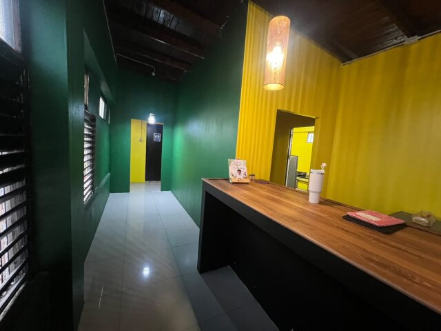 Large Top Floor Office Commercial Space