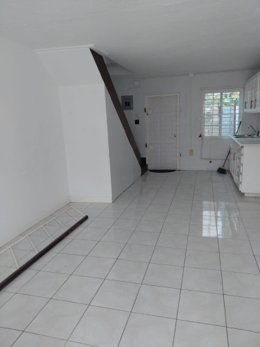 2 Bedroom Town House For Sale