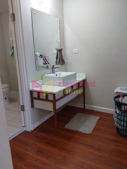 Charming 3 Bedrooms In Reading Manor For $1600