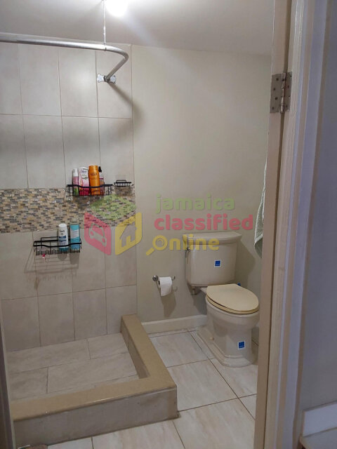 Charming 3 Bedrooms In Reading Manor For $1600