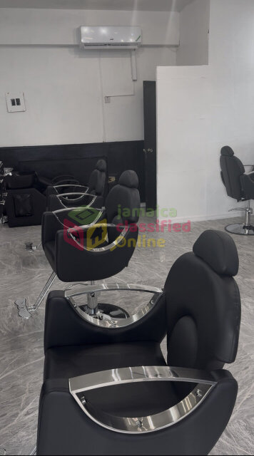 Barber & Hairstylist Stations