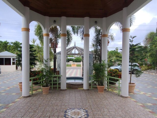 Hotel/Resort For Sale| Runaway Bay