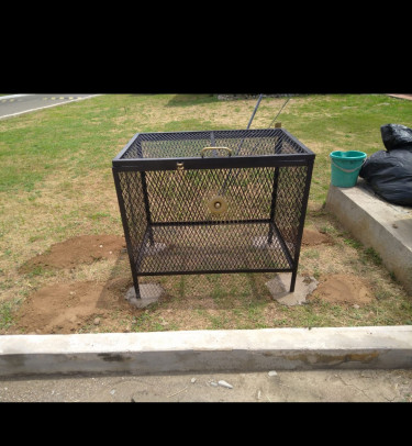 Outdoor Garbage Bins 
