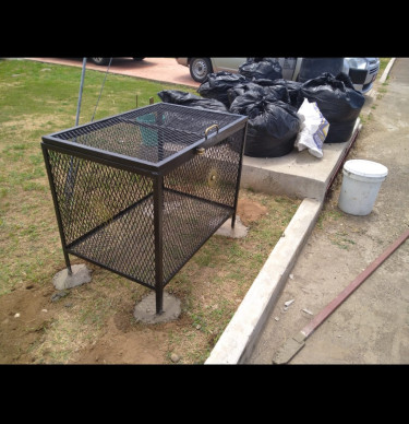 Outdoor Garbage Bins 