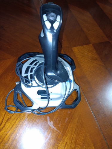 Logitech Driving Force GT Wheel & ✈ JOYSTICK BUNDL