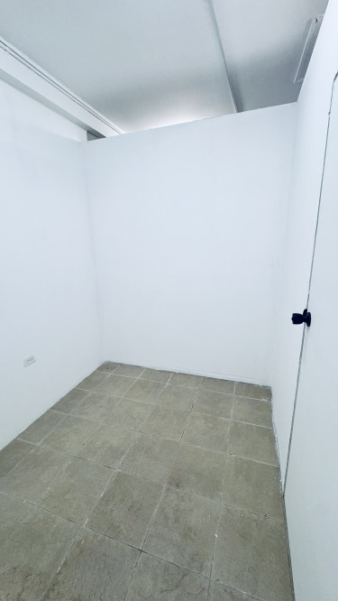 Huge Private Beauty Room