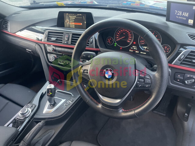 2016 BMW 318I