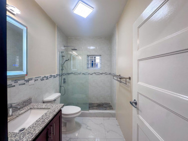 Stunning 2 Bedrooms Apartment in Kingston 6