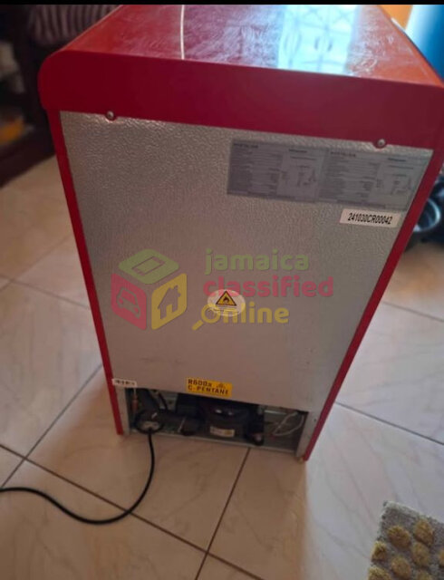**Moving Sale*Used Mini Fridge. Very Clean $25,000