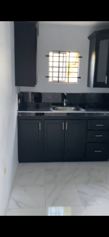 Spacious 1 Bedroom Studio Perfect for Sharing Houses $100000 Negotiable