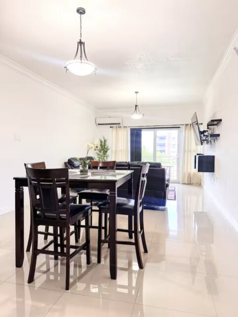 Luxury 2 Bedrooms with Patio & Pool in Kingston