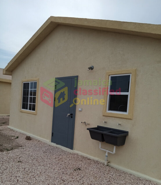 2 Bedroom House (solar System Included)