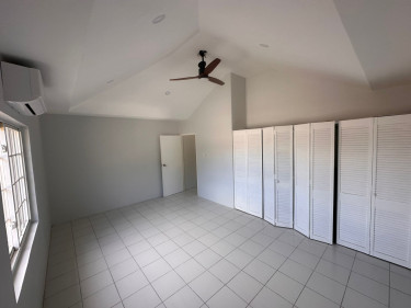 2 Bedroom 2 Bathroom Apartment