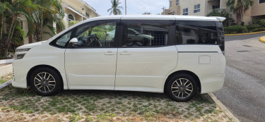 2016 Toyota Voxy