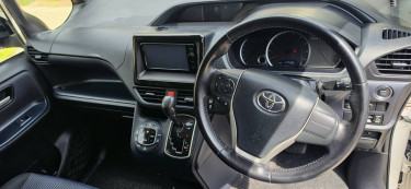 2016 Toyota Voxy