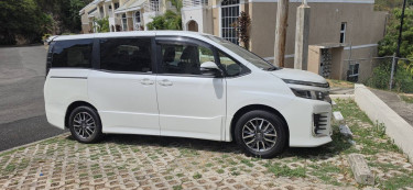 2016 Toyota Voxy Vans & SUVs Red Hills