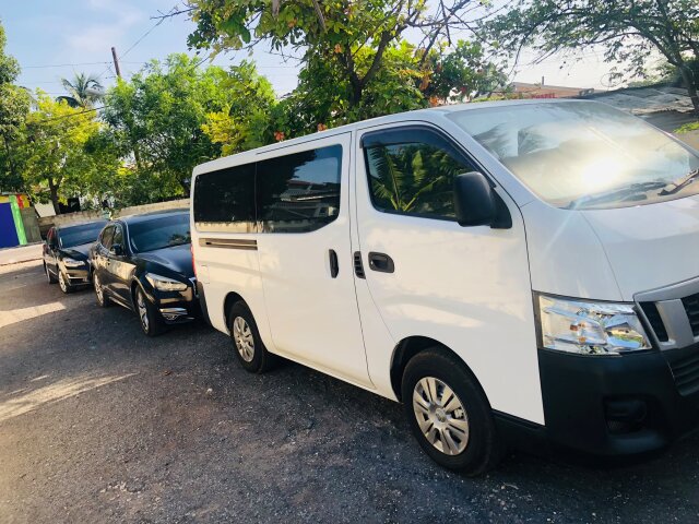 2015 Nissan N350 Buses Portmore