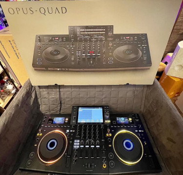 Pioneer XDJ XZ , Pioneer DJ DDJ-REV7/ Pioneer DDJ 