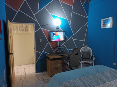 1 Bedroom With Own Bathroom For UWI Students